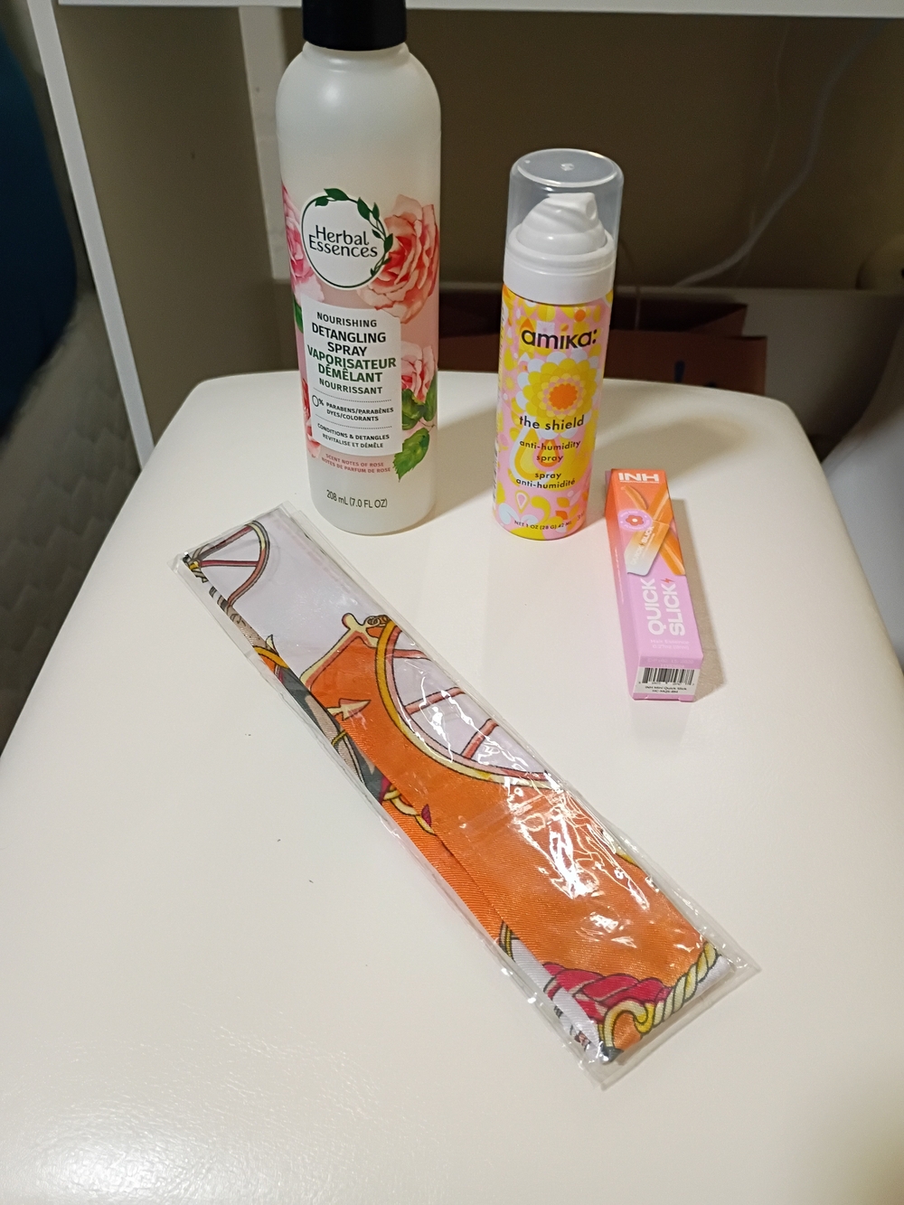 Flyaway Moisture and Sleek Styling Lot